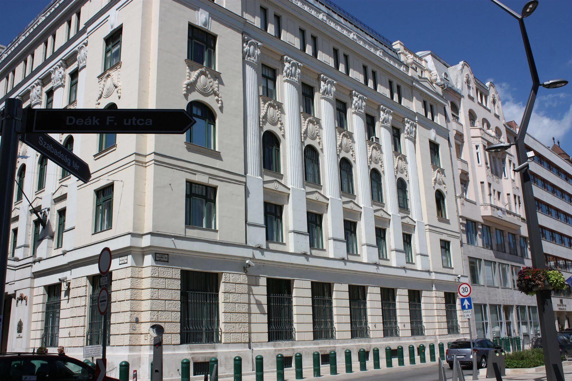Corso Apartment Budapest Eksteriør billede
