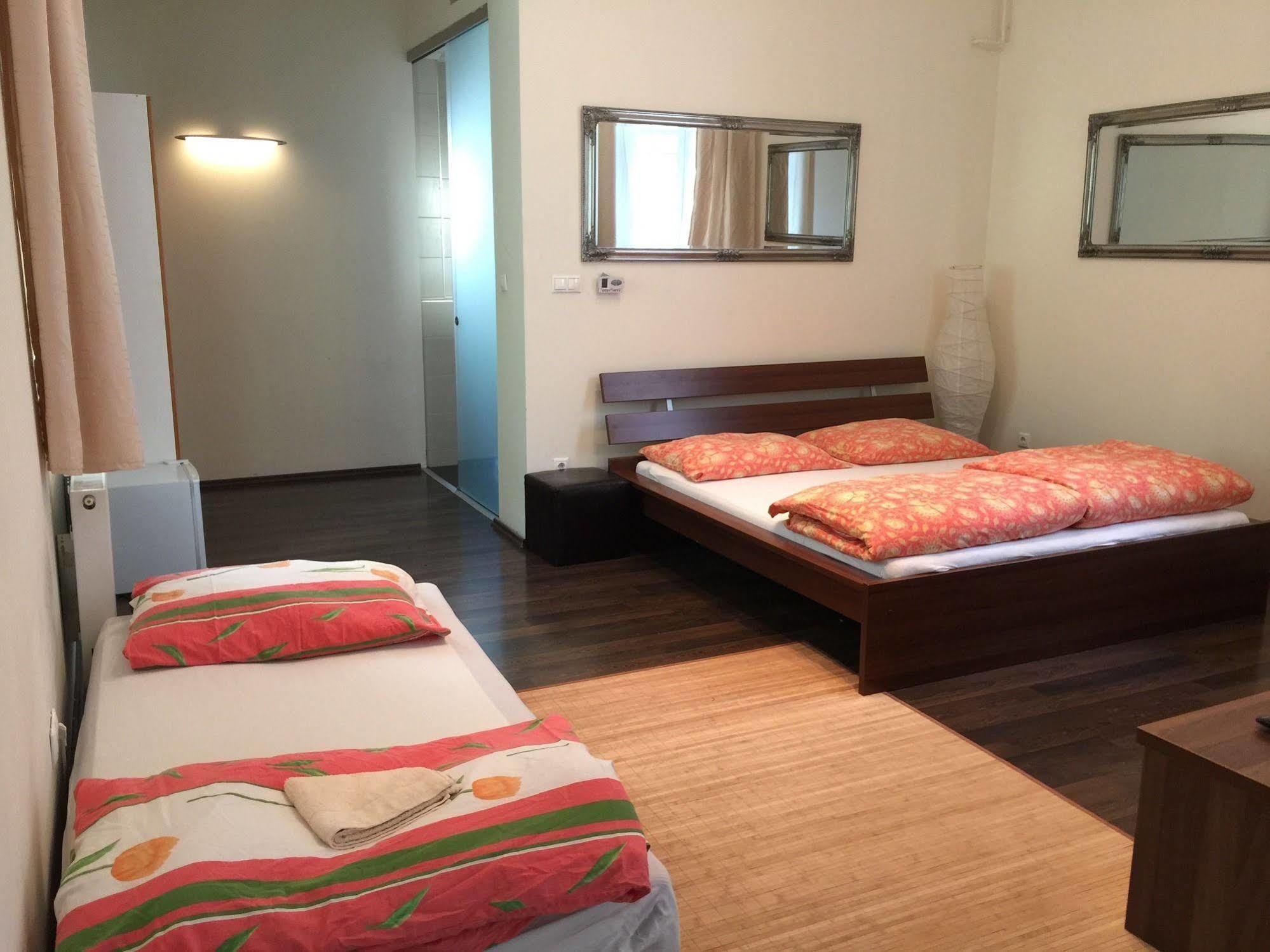 Corso Apartment Budapest Eksteriør billede